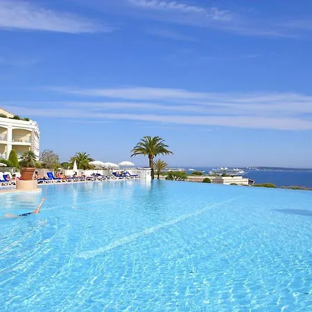 Exceptionnel Sur Vue Piscine Apartment