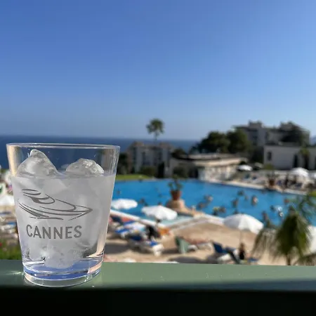 Exceptionnel Sur Vue Piscine Apartment *