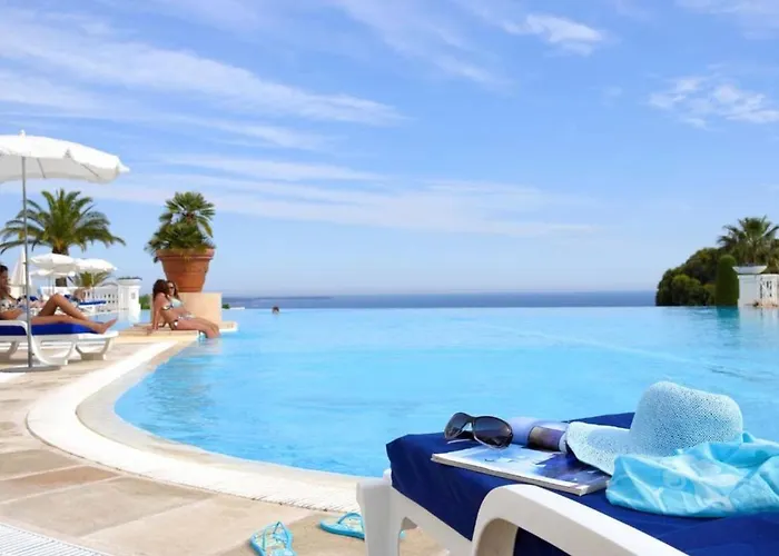 Exceptionnel Sur Vue Piscine Lejlighed