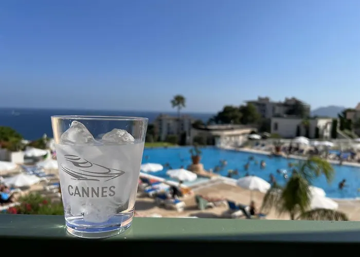 Exceptionnel Sur Vue Piscine Lejlighed *