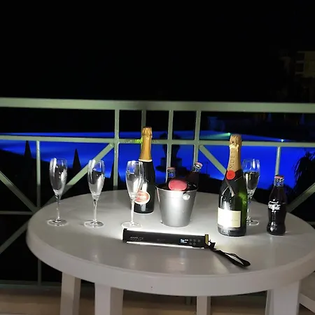 Exceptionnel Sur Vue Piscine * 칸느